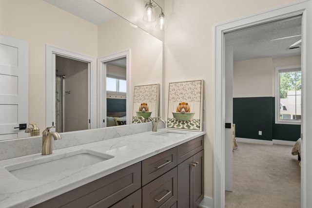 5175 Pigeon Creek Trail, Bettendorf, IA 52722