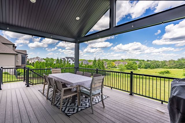 5175 Pigeon Creek Trail, Bettendorf, IA 52722