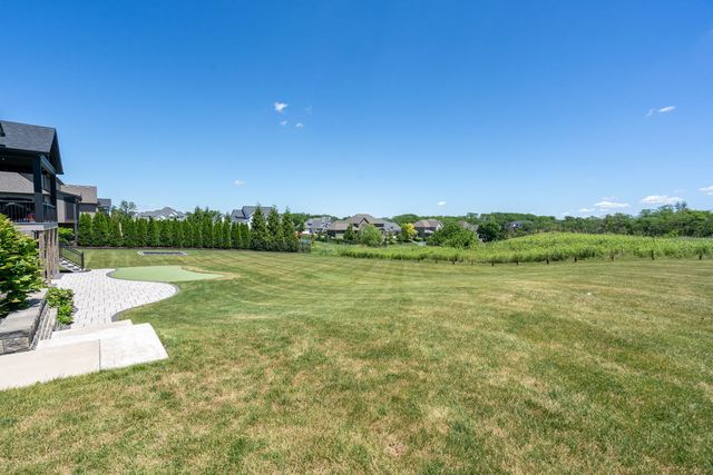 5175 Pigeon Creek Trail, Bettendorf, IA 52722