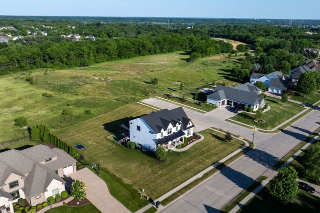 5175 Pigeon Creek Trail, Bettendorf, IA 52722