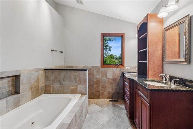 14460 S Saddle Brook Lane, Homer Glen, IL 60491