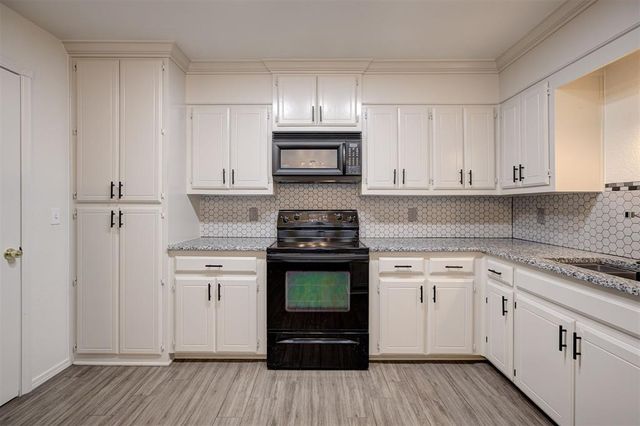 112 Pueblo, Edmond, OK 73013