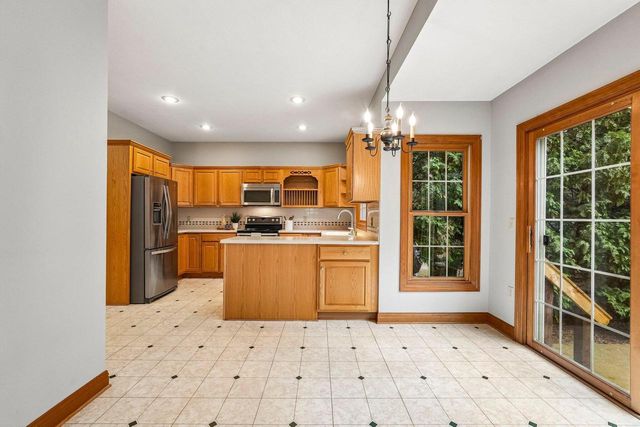 398 Oneida STREET, Delafield, WI 53018
