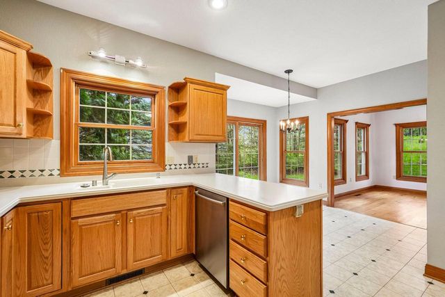 398 Oneida STREET, Delafield, WI 53018