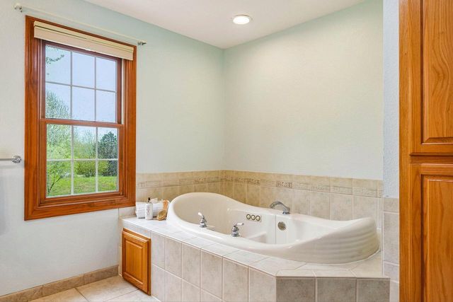 398 Oneida STREET, Delafield, WI 53018
