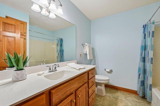398 Oneida STREET, Delafield, WI 53018
