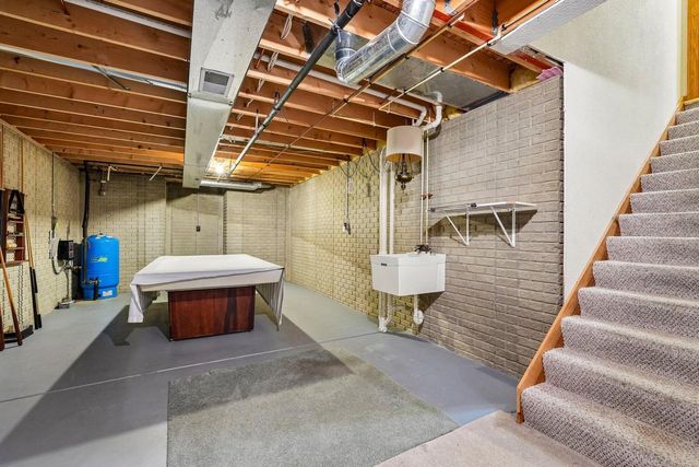 398 Oneida STREET, Delafield, WI 53018