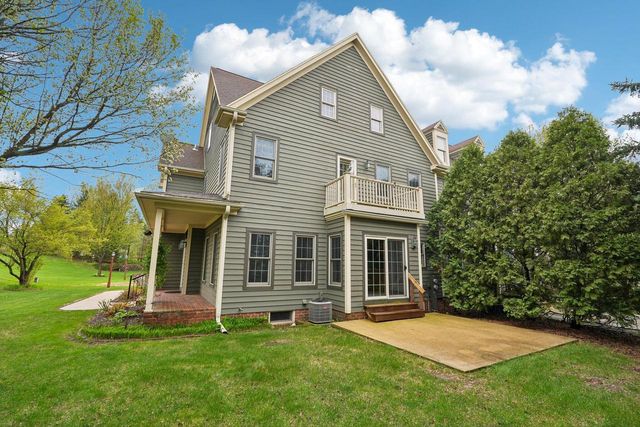 398 Oneida STREET, Delafield, WI 53018