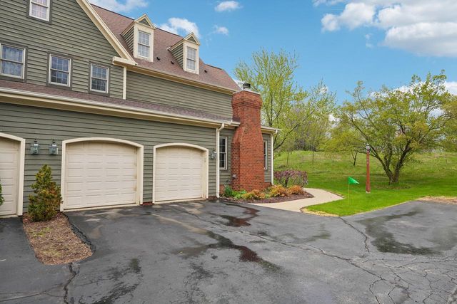 398 Oneida STREET, Delafield, WI 53018