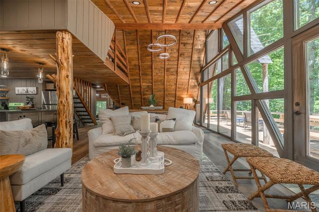 444 Foxfire Circle Drive, Innsbrook, MO 63390