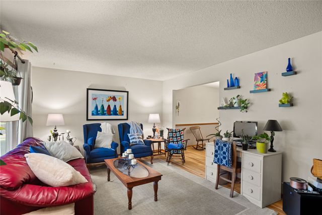 110 10th Avenue NW, Altoona, IA 50009