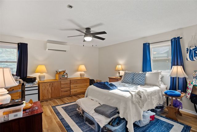 110 10th Avenue NW, Altoona, IA 50009