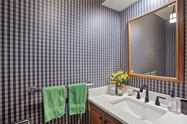 110 10th Avenue NW, Altoona, IA 50009