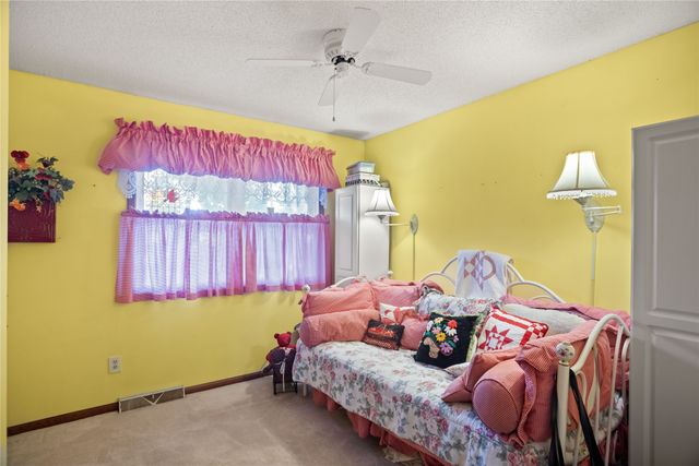 110 10th Avenue NW, Altoona, IA 50009