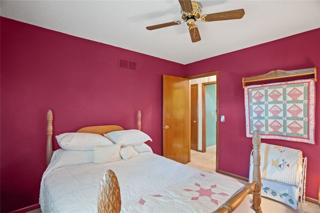 110 10th Avenue NW, Altoona, IA 50009