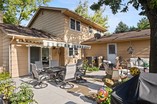 110 10th Avenue NW, Altoona, IA 50009