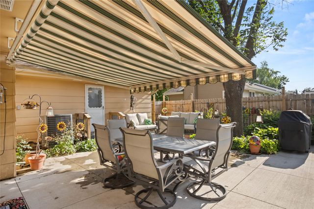 110 10th Avenue NW, Altoona, IA 50009