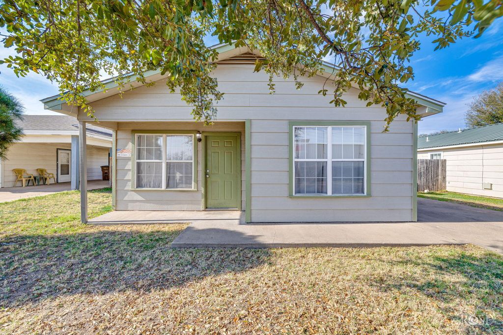 Image 4 of property listing at 1916 Liberty Court, San Angelo, TX 76901