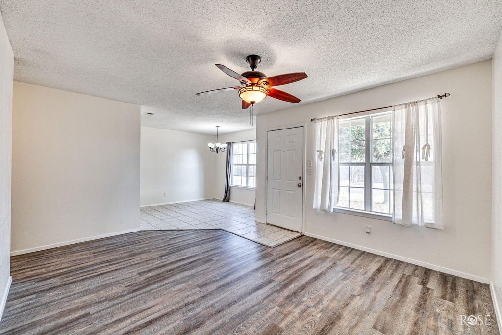 Image 5 of property listing at 1916 Liberty Court, San Angelo, TX 76901