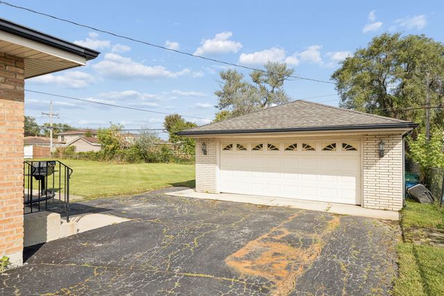 6516 W 84th Street, Burbank, IL 60459