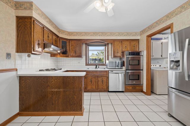 6516 W 84th Street, Burbank, IL 60459
