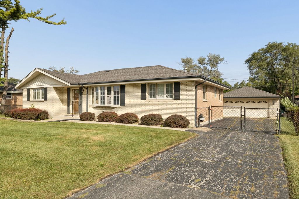 6516 W 84th Street, Burbank, IL 60459 — photo 2