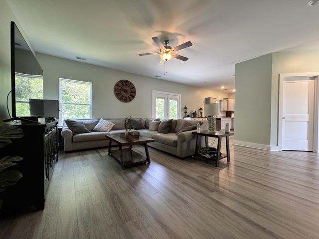 108 Thoroughbred Blvd, Shelbyville, TN 37160