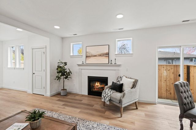 1029 N Peakhurt Ave, Kuna, ID 83634