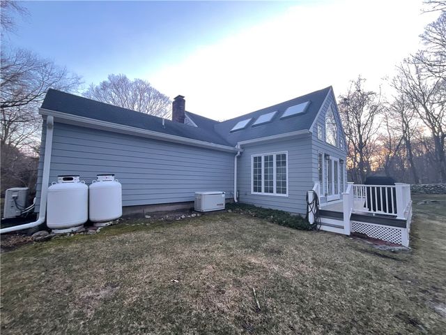 38 Hartford Pike, Foster, RI 02857