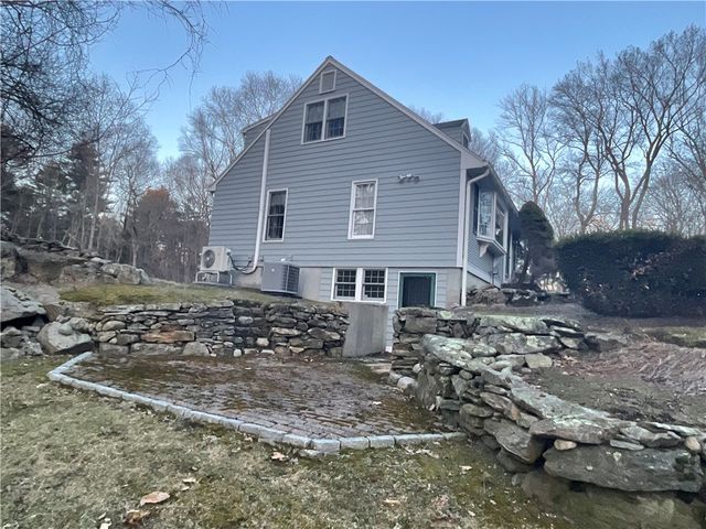 38 Hartford Pike, Foster, RI 02857