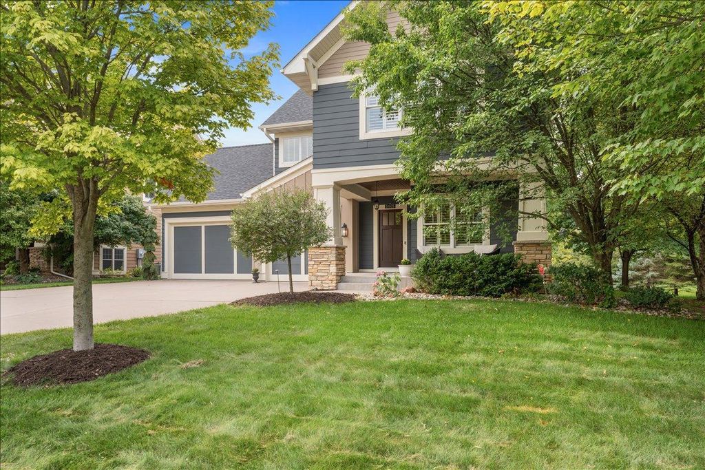 11605 Ivywood Trail, Woodbury, MN 55129 — photo 2