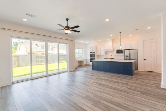 972 Terlingua Creek Drive, Conroe, TX 77304
