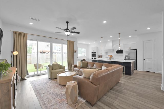 972 Terlingua Creek Drive, Conroe, TX 77304