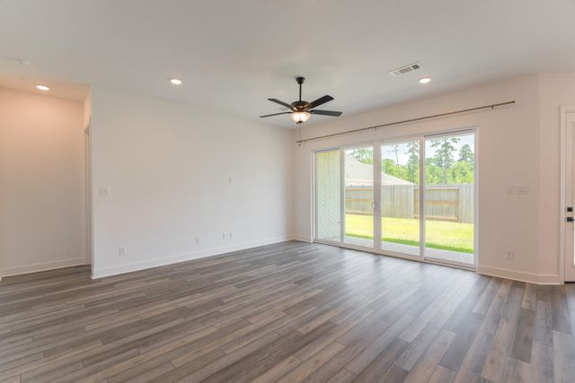 972 Terlingua Creek Drive, Conroe, TX 77304