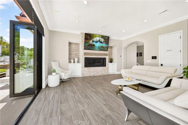 2025 Lonestar, Thousand Oaks, CA 91362