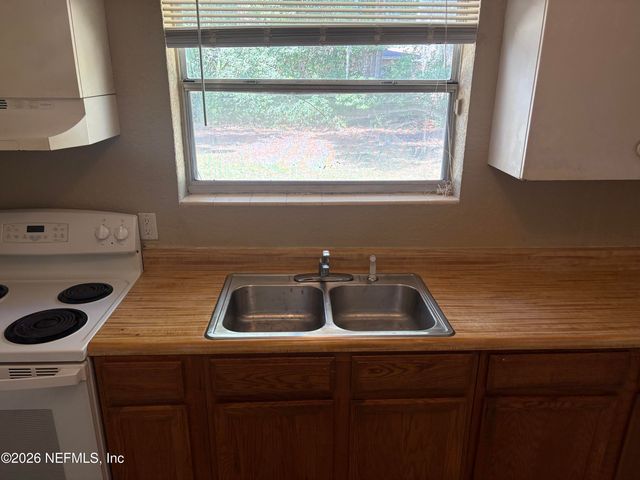 6912 CORDAY Road, Jacksonville, FL 32208