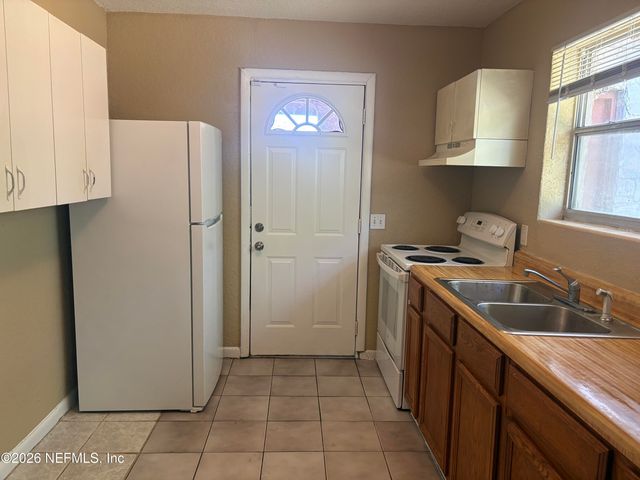 6912 CORDAY Road, Jacksonville, FL 32208