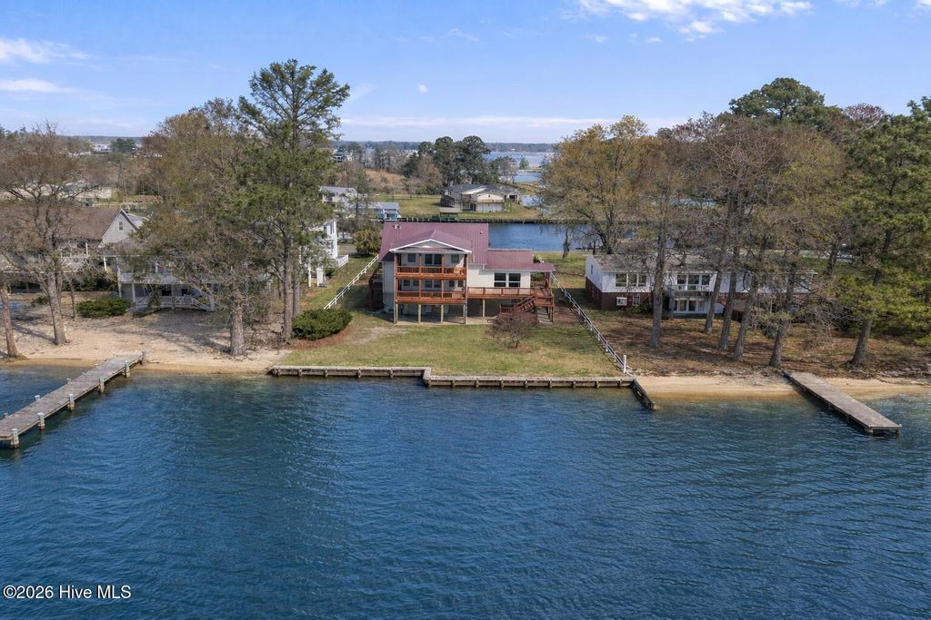 314 E Bayside Drive, Chocowinity, NC 27817