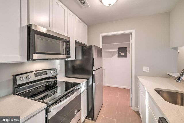 1302 MARESFIELD CT, Marlton, NJ 08053