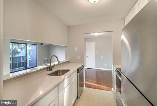 1302 MARESFIELD CT, Marlton, NJ 08053