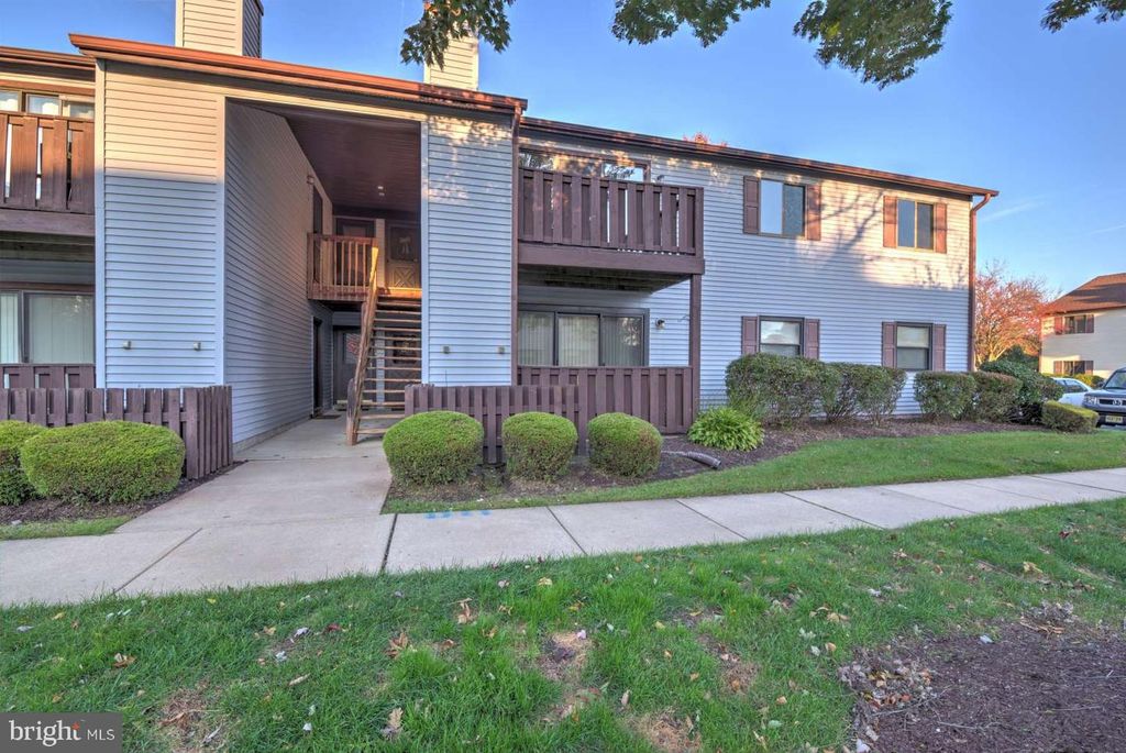 1302 MARESFIELD CT, Marlton, NJ 08053