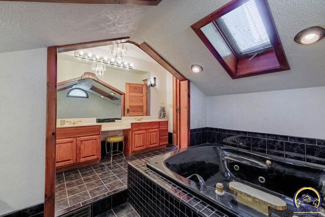 401 Cedar ST, Overbrook, KS 66524