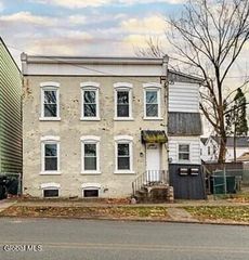 22 Cottage Street, Troy, NY 12180