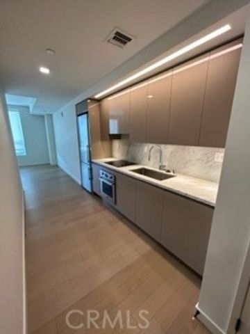 1050 S Grand Avenue 1305, Los Angeles, CA 90015