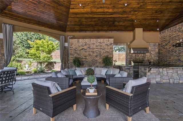 4125 Caerleon Circle, Bentonville, AR 72713