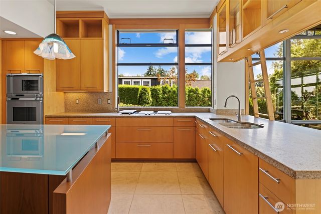 5511 104th Avenue NE, Kirkland, WA 98033