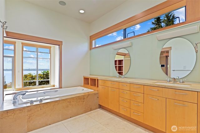 5511 104th Avenue NE, Kirkland, WA 98033