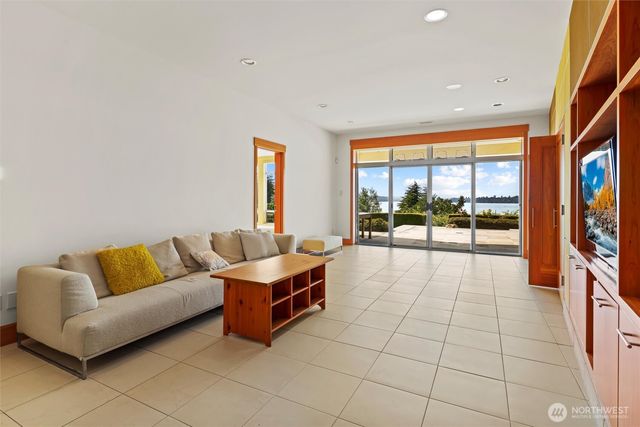 5511 104th Avenue NE, Kirkland, WA 98033