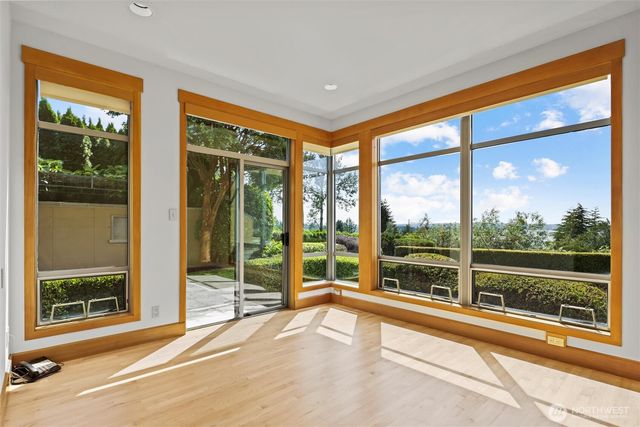 5511 104th Avenue NE, Kirkland, WA 98033