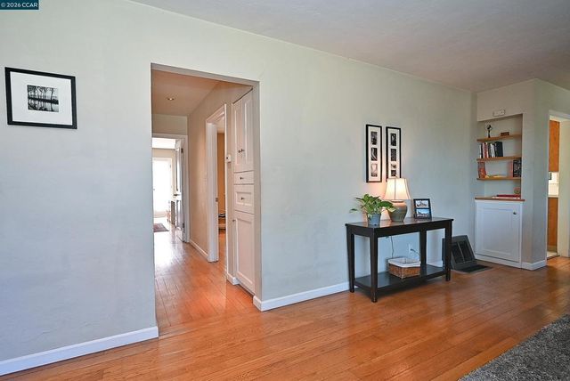 925 North Rd, Belmont, CA 94002